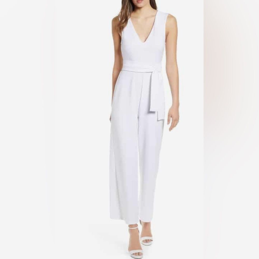 Calvin Klein white sleeveless belted jumpsuit with pockets size 6